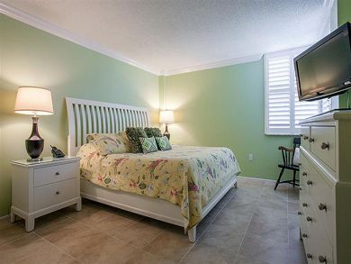 Siesta key Beach, Vacation Condo Upscale Furnishings.